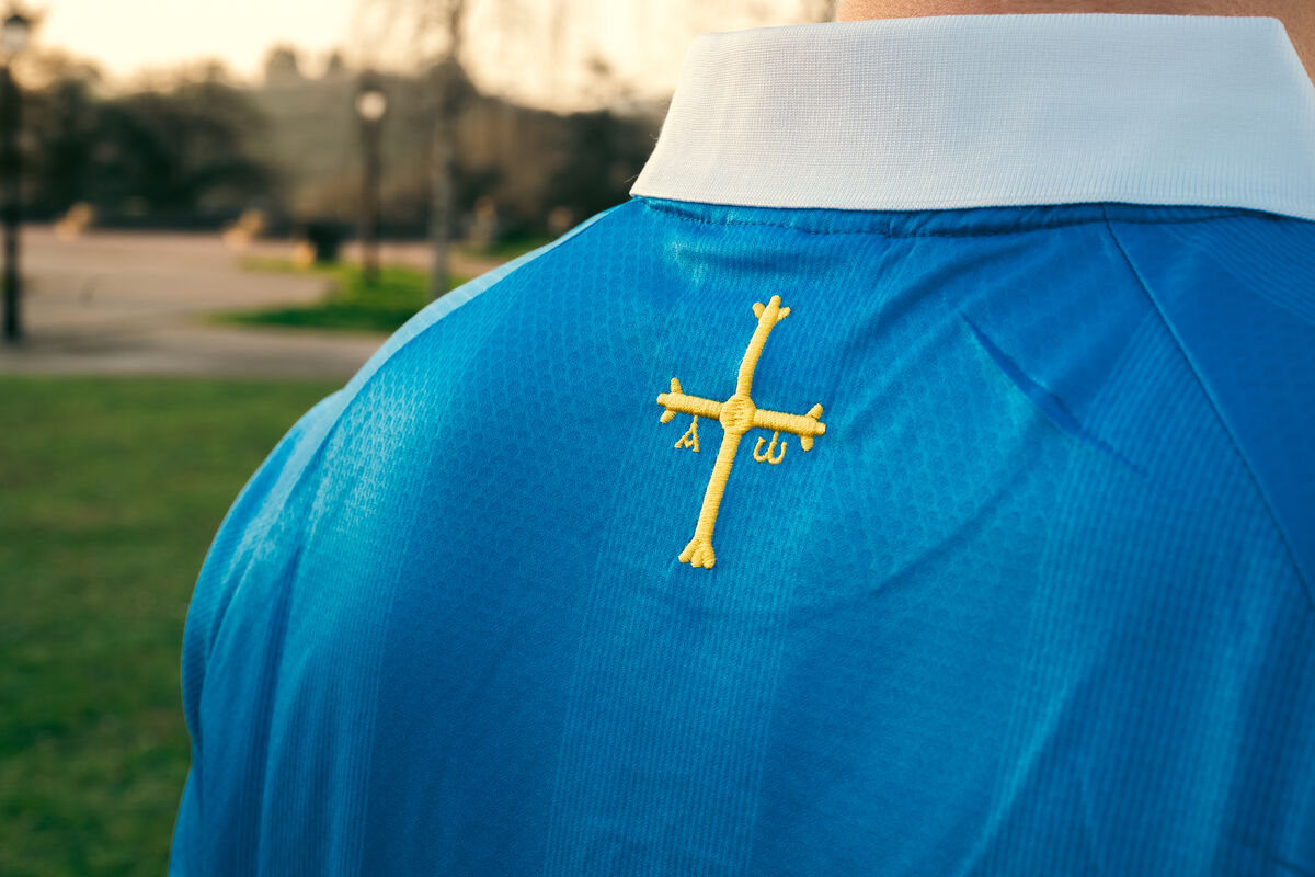 Bordado escudo detalle