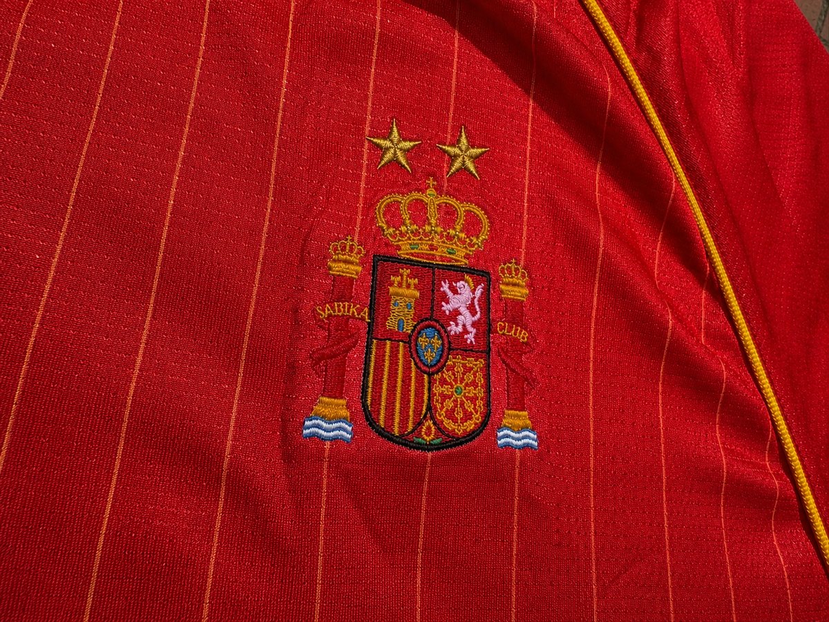 Detalle de escudo bordado de Sabika Club